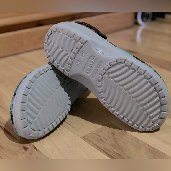 Like New Star Wars Crocs - Picture 2 of 7